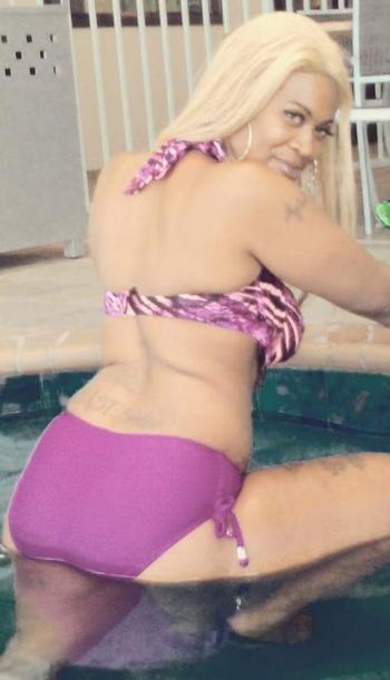 , 25  female escort, Odessa