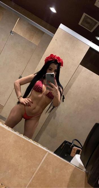 Naomi, 25  female escort, Odessa